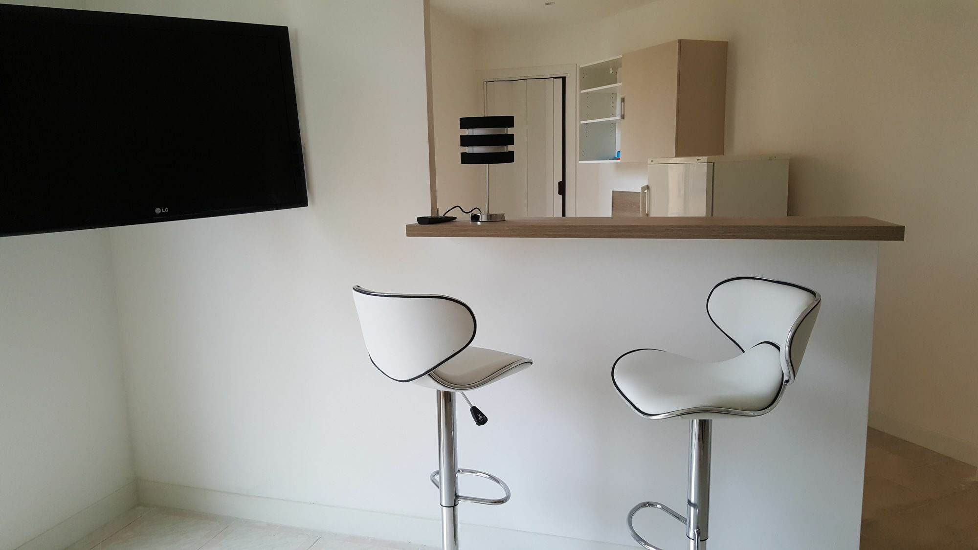 Apartamento Lovely Renovated 5pax In The Heart Of *